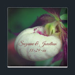 Imán Boda Personalizado de la Orquídea de la Mujer Blan<br><div class="desc">Delicada fotografía de flor de orquídeas de dama blanca y pantufla de la primavera por parte del imán de la boda Susan. Rellene su información en la plantilla. Haga más cambios en el tamaño del tipo de letra, el estilo y el color haciendo clic en el Personalizar. Este diseño está...</div>