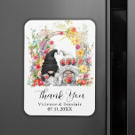 Imán Boda Primaria Gracias Gnome Floral<br><div class="desc">Bodas personalizadas gracias a imanes favoritos para sus invitados,  con un gnomo de novia y novio y un colorido ilustracion de arco floral primaveral. Edite la plantilla con una fecha y los nombres de los recién casados.</div>
