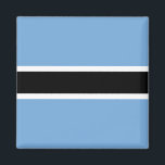 Imán Botsuana<br><div class="desc">¿Quieres que todos sepan que representas a Botswana? Muestra tu orgullo nacional con esta bandera del producto mundial. Este artículo muestra una bandera mundial con la bandera de Botswana. Visita el Poster World Flags en https://www.zazzle.com/worldflagsposter para ver más productos con banderas y carteles de todo el mundo.</div>