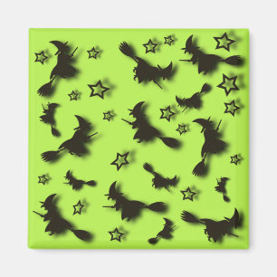 Imán Bruja voladora entre las estrellas en la noche de