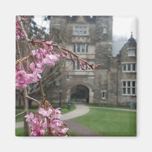 Bryn Mawr College en primavera en Pem Arch