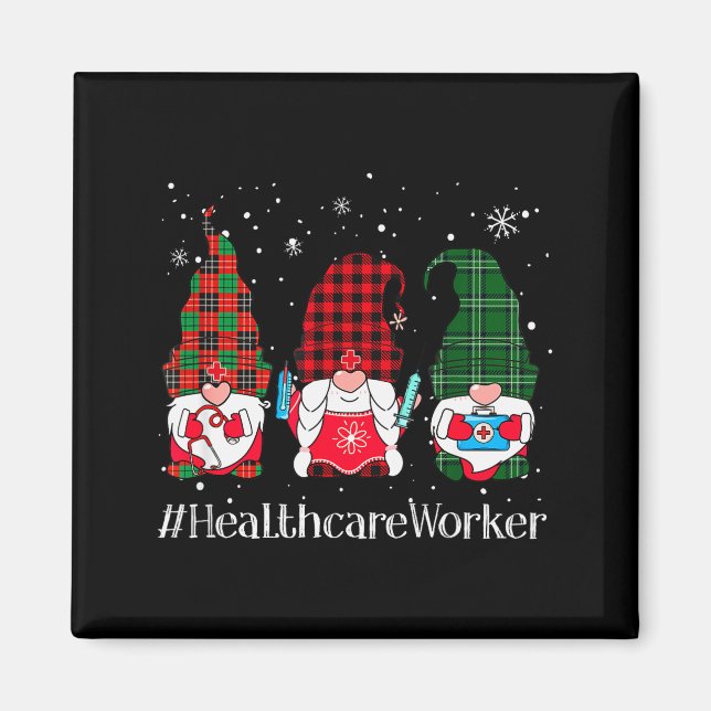 Imán Buffalo Plaid Gnome Healthcare Worker Nurse Christ (Frente)
