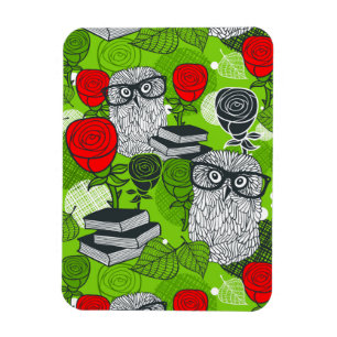 Imán Búho en rosas rojas