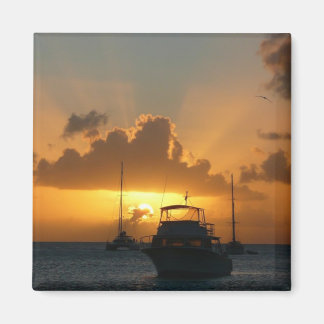 Imán Buques y el atardecer en la costa tropical