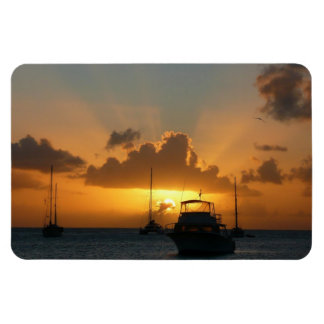Imán Buques y el atardecer en la costa tropical