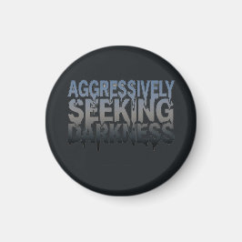 Imán Buscando Agresivamente la Oscuridad – Diseño de Te
