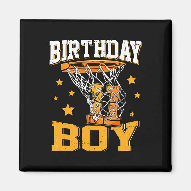 Imán Bysketbyl, un niño de 11 años de edad que nació en (Frente)