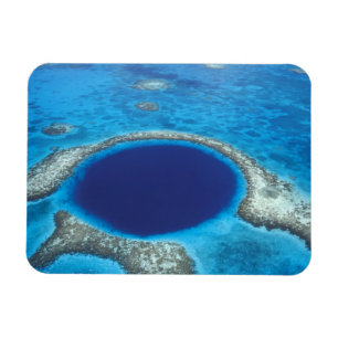 Imán CA, Belice. Vista aérea de Blue Hole (diámetro