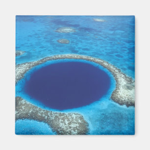 Imán CA, Belice. Vista aérea de Blue Hole (diámetro