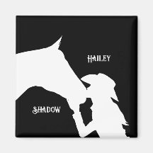 Caballo y chica besan a Cowgirl occidental