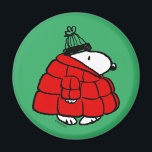 Imán Cacahuetes | Chaqueta Snoopy Red Puffer<br><div class="desc">Echa un vistazo a este divertido diseño de maní con Snoopy en su chaqueta roja de invierno.</div>