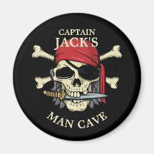 Calavera pirata y caverna masculina de los huesos