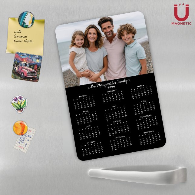 Imán Calendario de fotografía personalizada Black Moder (2026 Black Modern Personalized Photo Calendar Magnet)
