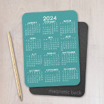 Imán Calendario de vista de año completo de 2024 - Míni<br><div class="desc">Un calendario mínimo y básico de 12 meses con un fondo de color sólido. Un aspecto estándar para tu oficina en el hogar o taquilla de la escuela.</div>