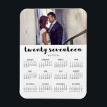 Imán Calendario fotográfico simple de tipografía de mod<br><div class="desc">Este moderno y elegante imán del calendario 2017 presenta tipografía que dice "veintisiete",  personalizada con su propio nombre y foto.</div>
