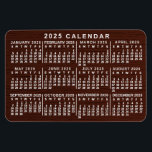 Imán Calendario Mensual 2023 Años Grano de madera marró<br><div class="desc">Este imán flexible del calendario de 2023 muestra los días de la semana de cada mes en blanco sobre un diseño de fondo marrón con un ligero efecto de grano de madera. Es el perfecto calendario mensual de imanes flexibles si buscas un ambiente un poco rústico pero profesional. Saber siempre...</div>