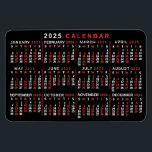 Imán Calendario mensual de 2025 Año clásico blanco negr<br><div class="desc">Este imán flexible del calendario mensual de 2025 muestra los días de la semana de cada mes en rojo clásico y de aspecto profesional y blanco sobre negro. Este es un calendario anual simple, minimalista y audaz para ayudarle a conquistar el nuevo año. Saber siempre qué fecha es y comprobar...</div>