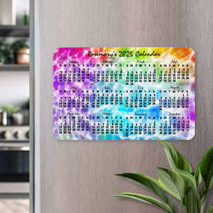 Imán Calendario Mensual del Año 2025 Tie Dye Hippie Arc