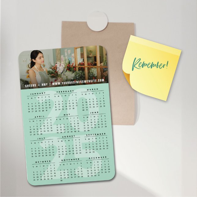 Imán Calendario Mint moderno 2025 Fotos simples de vaca (Modern Mint 2025 Calendar Simple Holiday Photo Flexible Magnet @ fat_fa_tin)