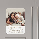 Imán Caligrafía romántica dorada Fotos navideñas<br><div class="desc">Romántico y elegante imán de cocina de vacaciones. Para una personalización más avanzada de este diseño,  haga clic en el enlace Personalizar Más adelante para cambiar el tipo de letra,  tamaño,  color,  etc.</div>
