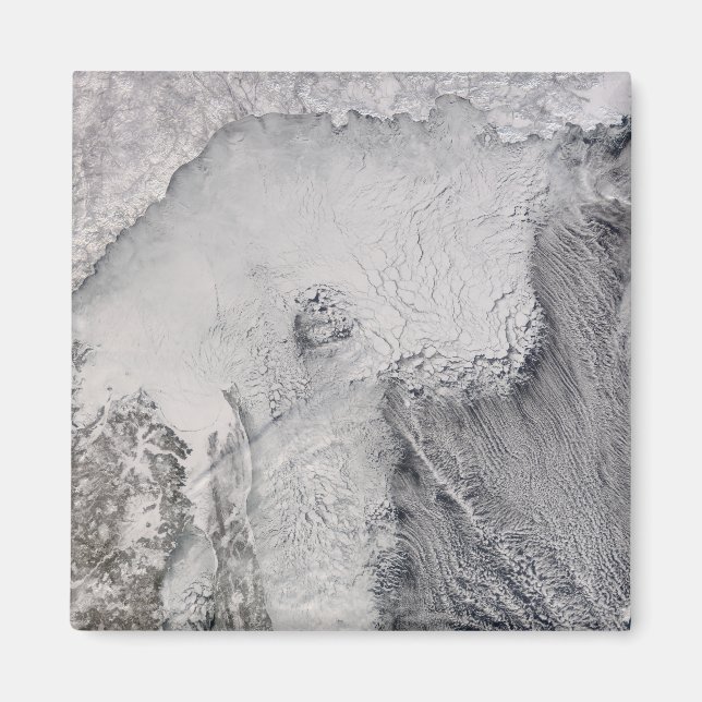 Imán Calles heladas y nubes en el mar de Okhotsk (Frente)