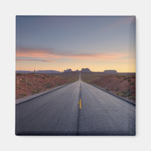 Imán Camino al Parque Tribal del Valle del Monumento