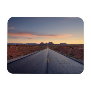 Imán Camino al Parque Tribal del Valle del Monumento