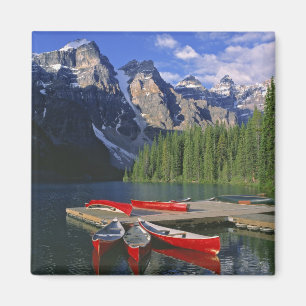 Imán Canadá, Alberta, Lago Moraine. Canoas rojas esper