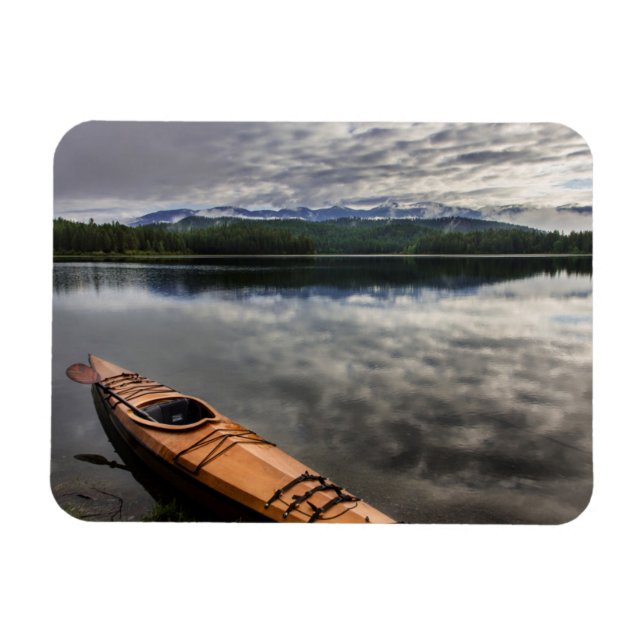 Imán Canoa de madera en la orilla del lago Beaver (Horizontal)