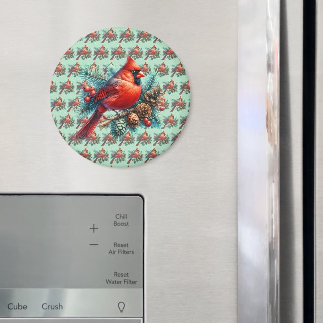 Imán Cardenal en rama de pino con bayas de invierno (In situ (nevera))