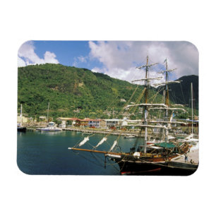 Imán Caribe, Santa Lucía, Soufriere. Barcos en