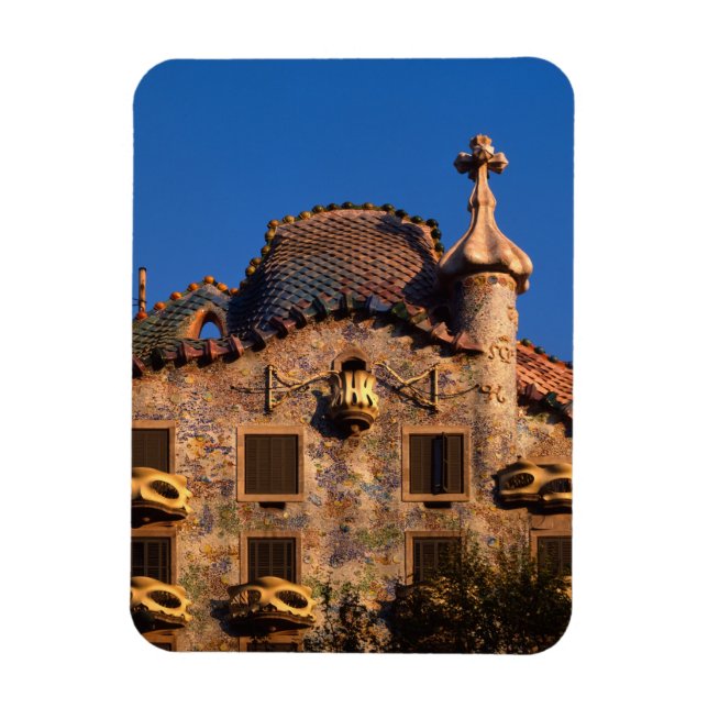 Imán Casa Batiló, Arquitectura de Gaudí, Barcelona, (Vertical)