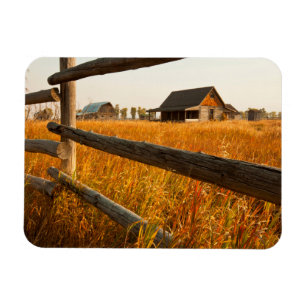 Imán Casa De Granjas Y Alambrada De Ferrocarril En Gran