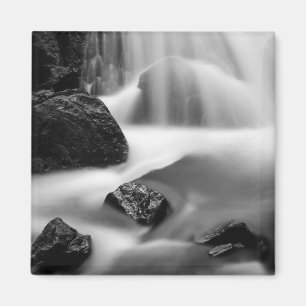 Imán Cascada en B&W, California