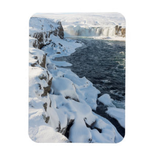 Imán Cascada Godafoss cubierta de nieve