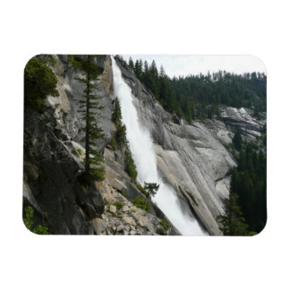 Imán Cascada Nevada en el Parque Nacional Yosemite