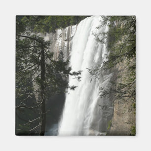 Imán Cascada Vernal III en el Parque Nacional Yosemite