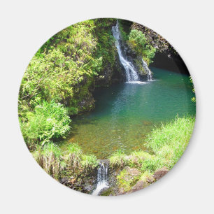 Imán Cascadas a lo largo del camino a Hana, Maui,