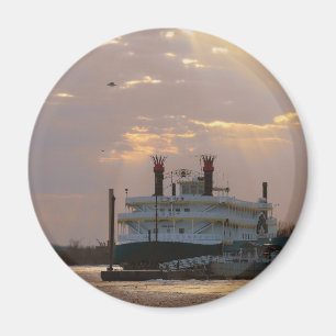 Imán Casino al atardecer en el río Misisipi