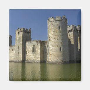 Imán Castillo Bodiam (1385), reflejado en foso, Este