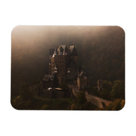 Imán Castillo Burg Eltz en la niebla matutina