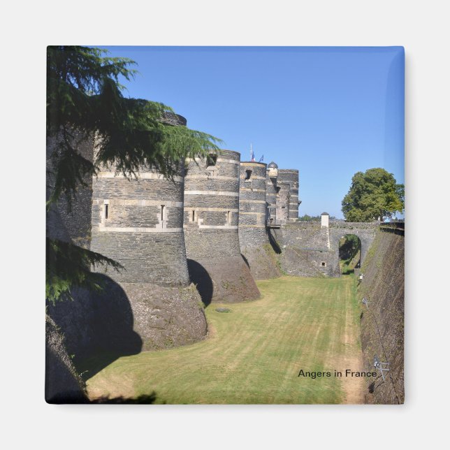 Imán Castillo de Angers en Francia (Frente)