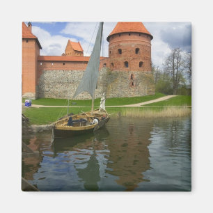 Imán Castillo de la isla junto al lago Galve, Trakai, L