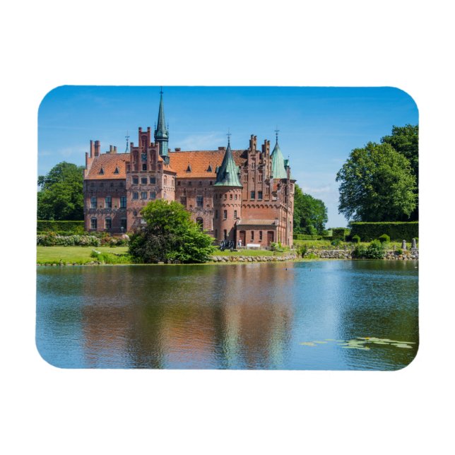 Imán Castillo Egeskov junto a un estanque (Horizontal)