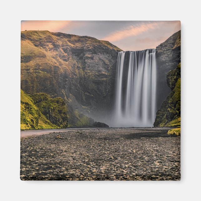 Imán Catarata Skogafoss en el amanecer matutino (Frente)