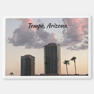 imán - centro de Tempe, Arizona al atardecer.