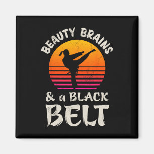Imán Cerebros De Belleza Y Marcial Chica De Karate De C