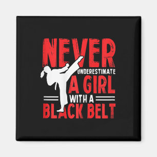 Imán Chica de Karate Femenino Nunca Subestimes a una Ch