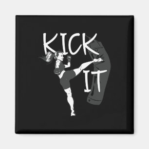 Imán Chica de Kickboxing Patea 