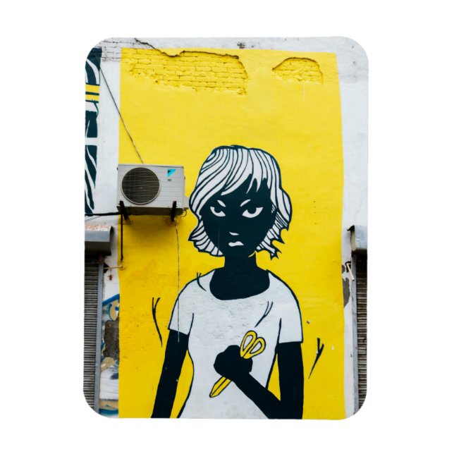Imán Chica furioso pinta murales callejeros (Vertical)